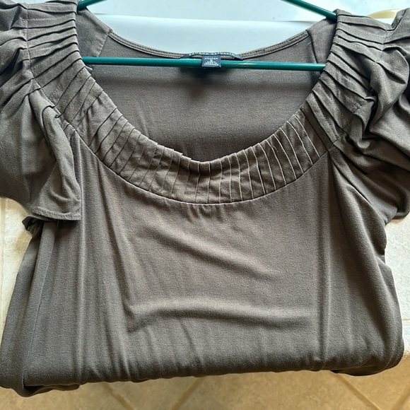 Banana Republic Flutter Sleeve Top - Picture 6 of 6